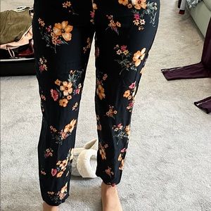 H&M flower print black and orange red long pants size 4 NWOT